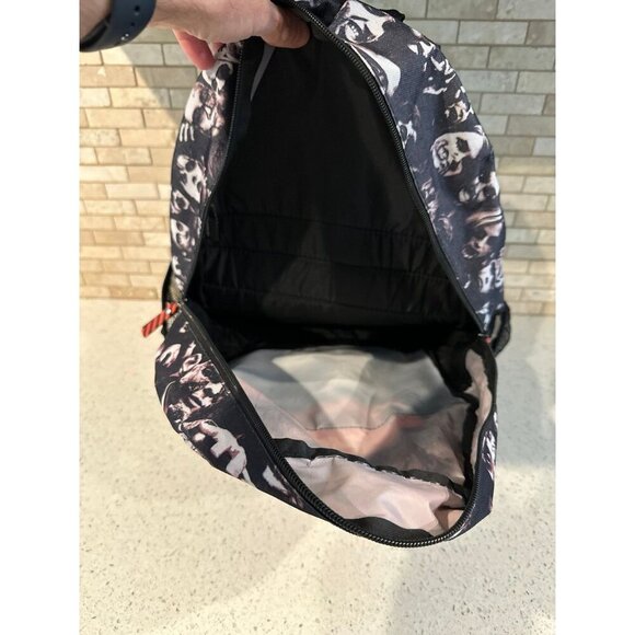 Bioworld zombie backpack - Picture 3 of 4
